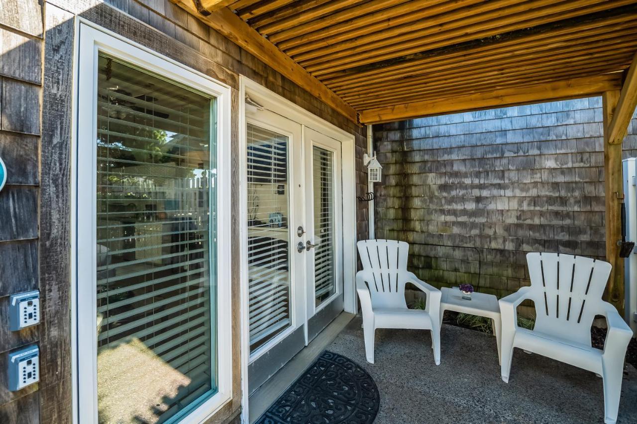Sandals Inn | Spa Suite Cannon Beach Exterior photo
